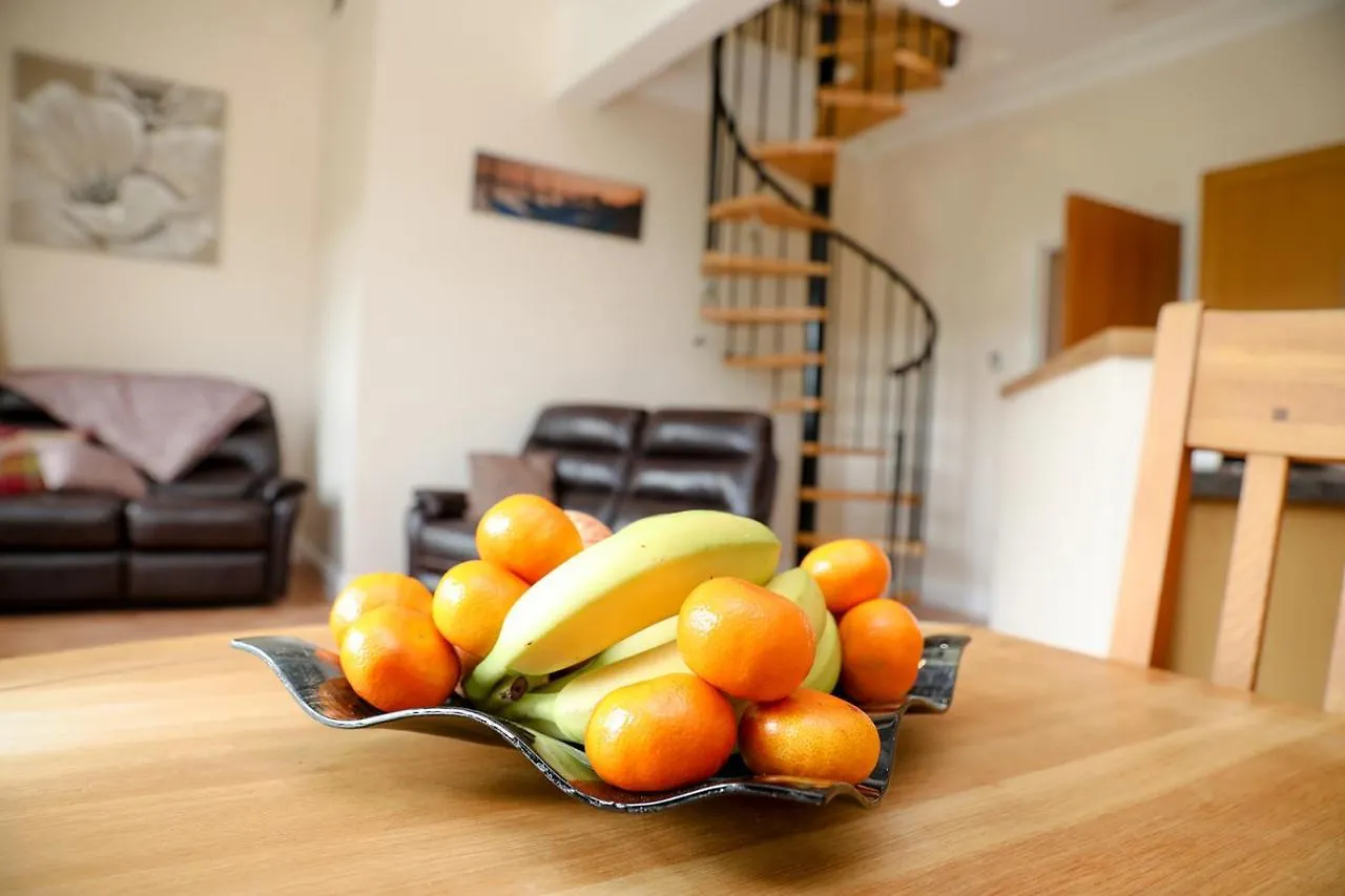 Beautiful Cozy 3 Bedroom 2 Bathroom Apartment Newcastle upon Tyne